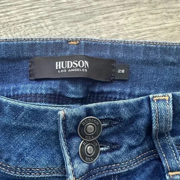 HUDSON Dark wash denim shorts with a raw hem, perfect for summer! #summer Sz 28 - Picture 2 of 4